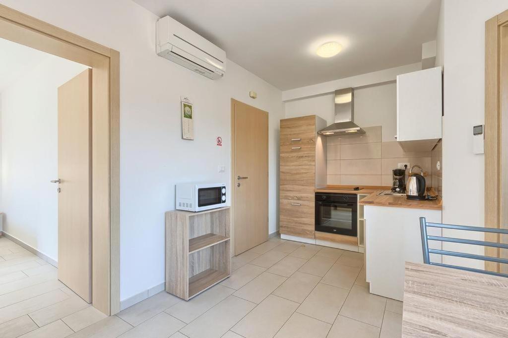 Lovely Fazana Apartments 400M From The Sea Bagian luar foto