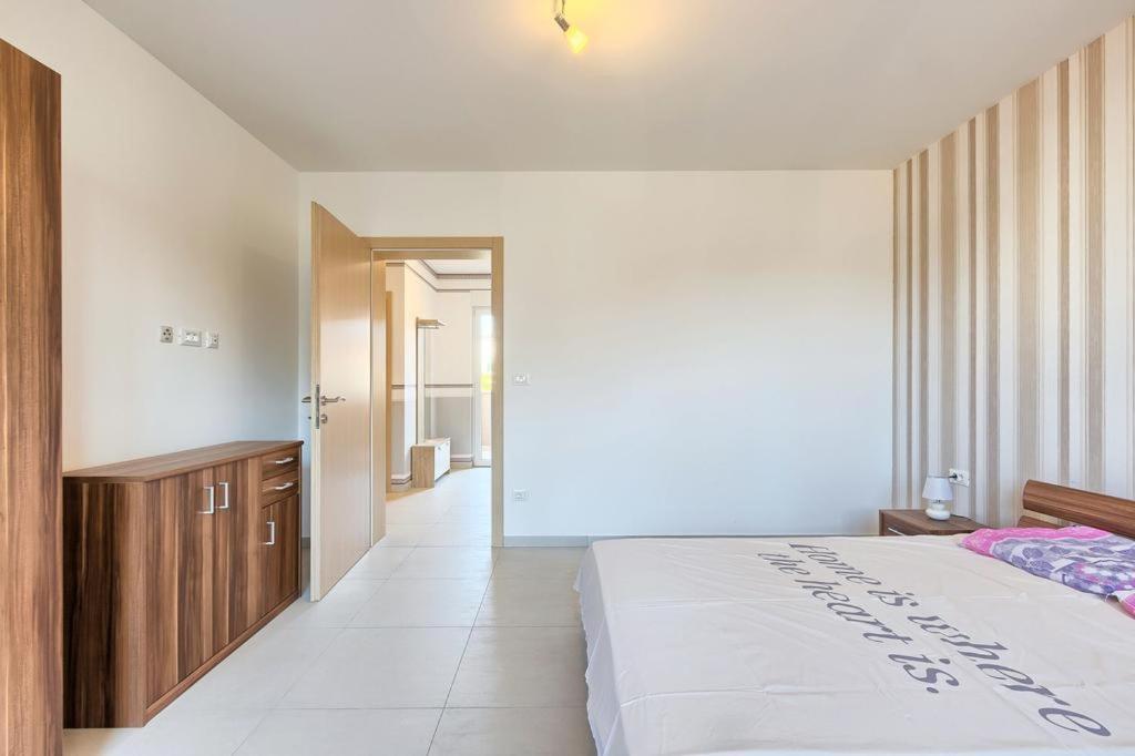 Lovely Fazana Apartments 400M From The Sea Bagian luar foto